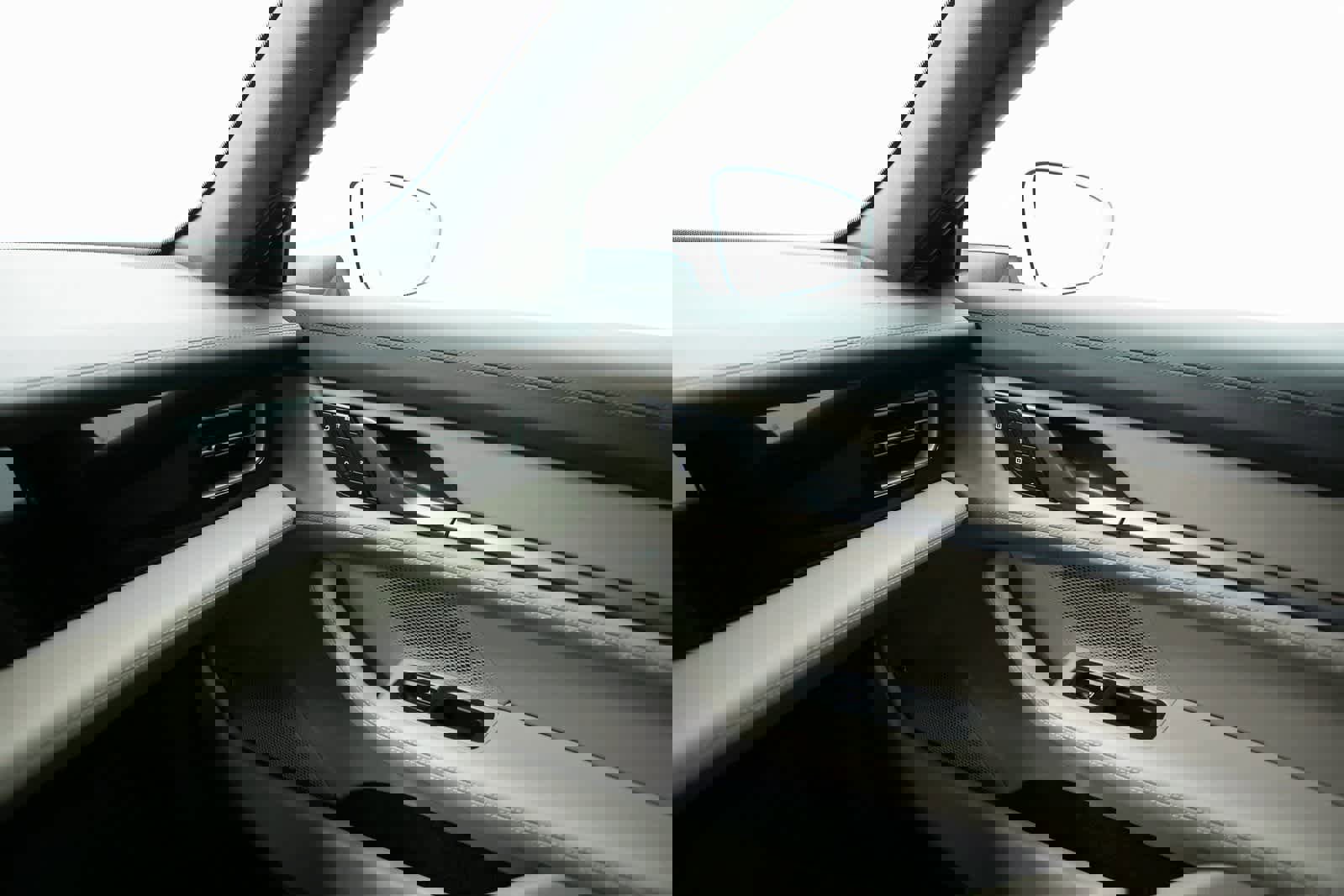 Certified 2025 Porsche Taycan image 24