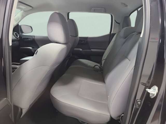 Used 2021 Toyota Tacoma SR5 AWD/4WD image 17