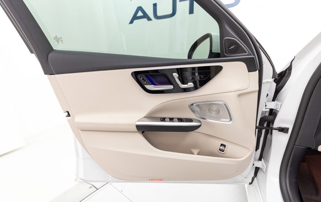 Used 2024 Mercedes-Benz C 300 4MATIC Sedan image 31