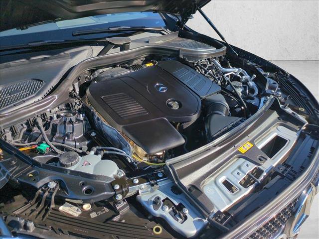 Used 2025 Mercedes-Benz GLC 350e 4MATIC image 25