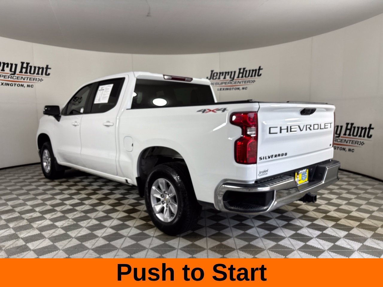 Used 2024 Chevrolet Silverado 1500 LT AWD/4WD image 9