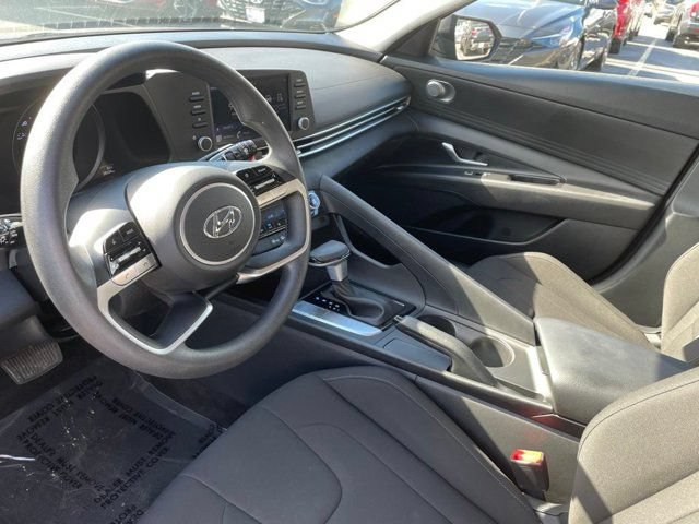 Used 2023 Hyundai Elantra SEL FWD image 6