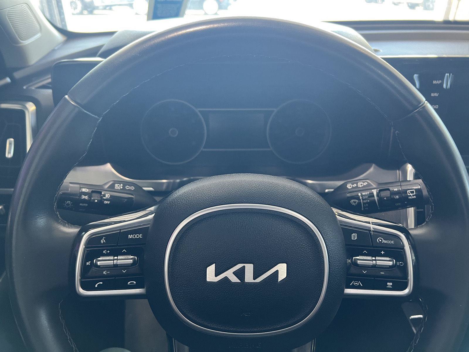 Used 2022 Kia Sorento SX AWD/4WD image 41