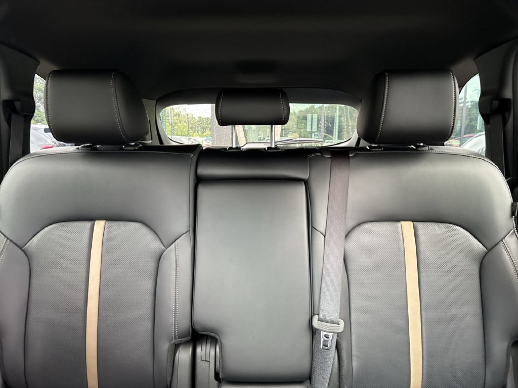 Certified 2025 MAZDA CX-70 Plug-In Hybrid w/ Premium Plus AWD/4WD image 18