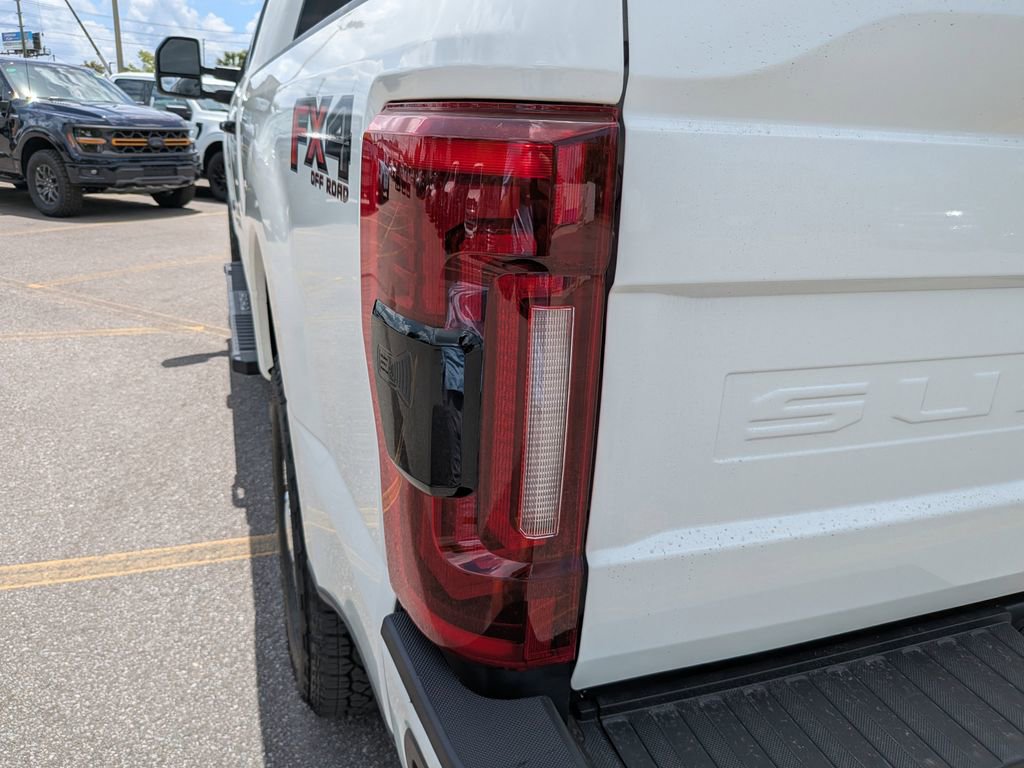Used 2021 Ford F250 Lariat w/ Lariat Ultimate Package AWD/4WD image 14