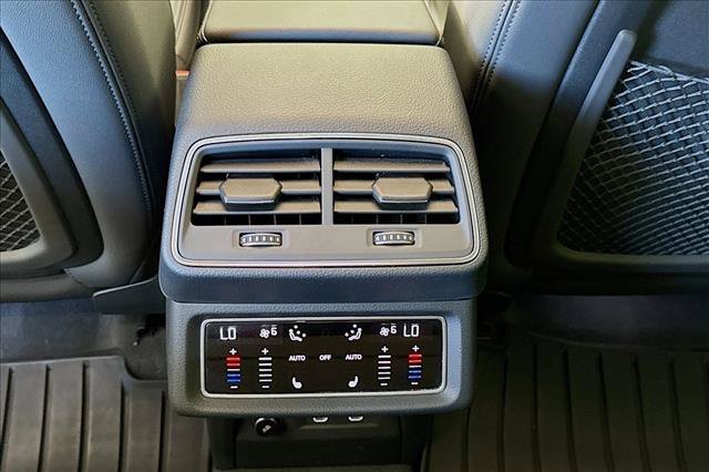 Used 2022 Audi e-tron Premium Plus w/ Premium Plus Package AWD/4WD image 24