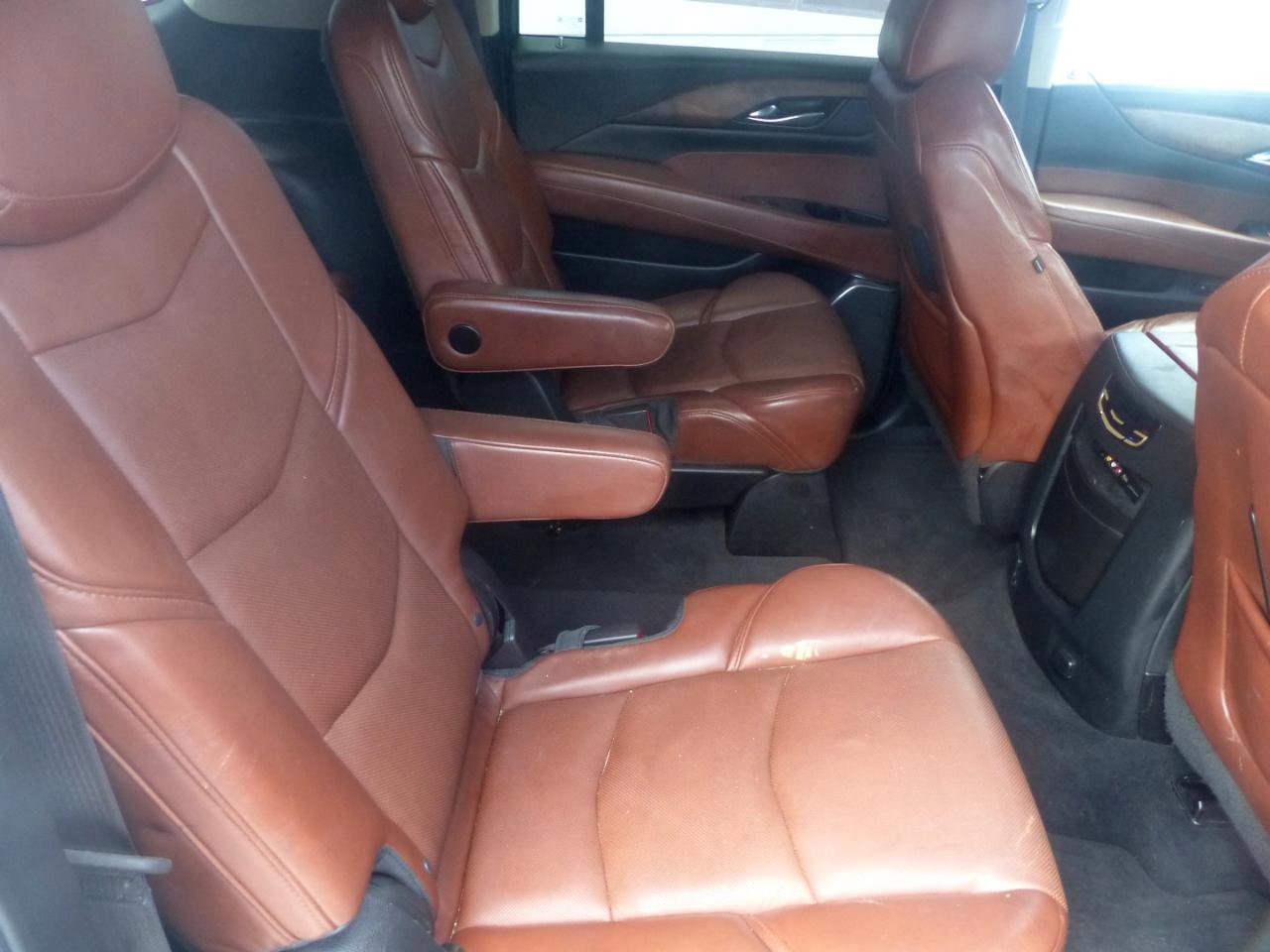 Used 2015 Cadillac Escalade ESV Premium AWD/4WD image 16