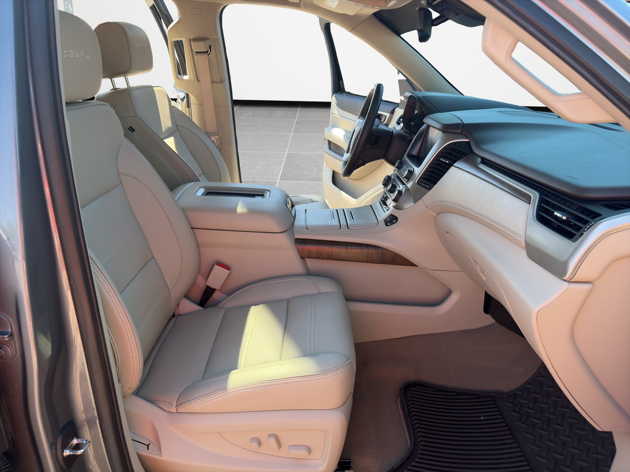 Used 2019 GMC Yukon XL Denali AWD/4WD image 20