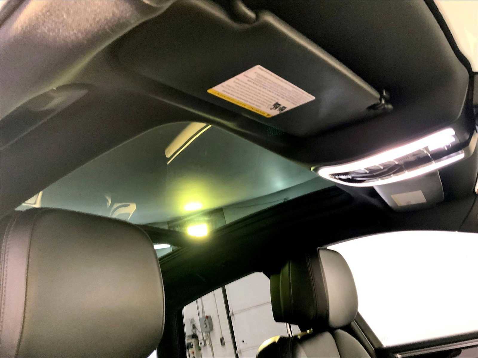 Certified 2017 Porsche Macan image 20