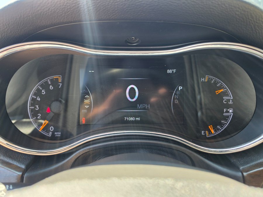 Used 2018 Jeep Grand Cherokee Limited AWD/4WD image 19