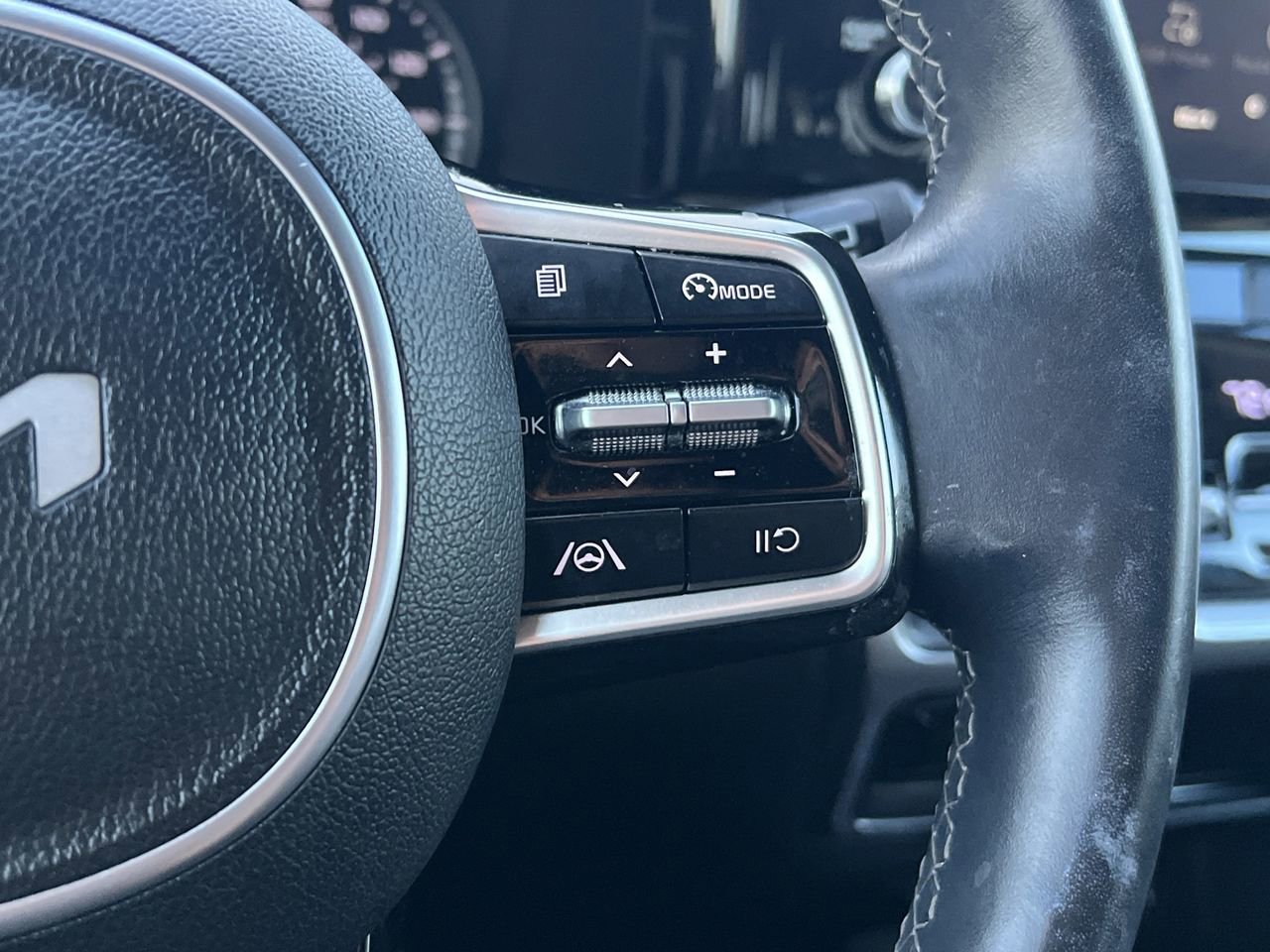 Used 2022 Kia Sorento S w/ Panoramic Sunroof Package image 16