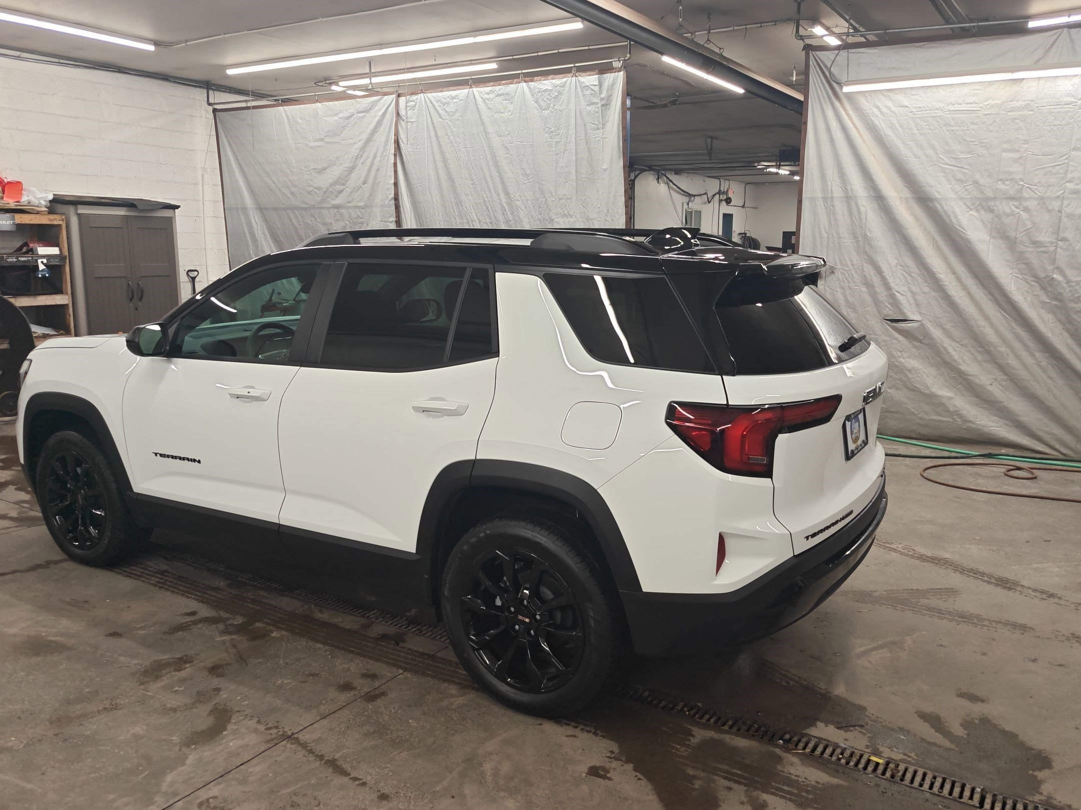 Used 2026 GMC Terrain Elevation w/ Elevation Premium Package image 3