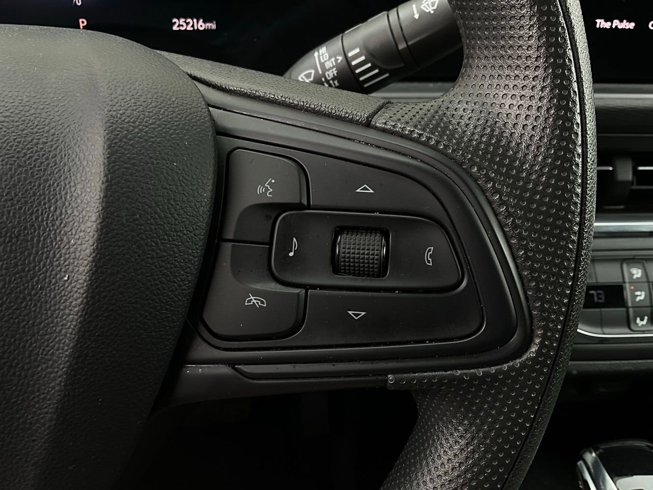 Used 2025 Buick Envista Preferred image 33