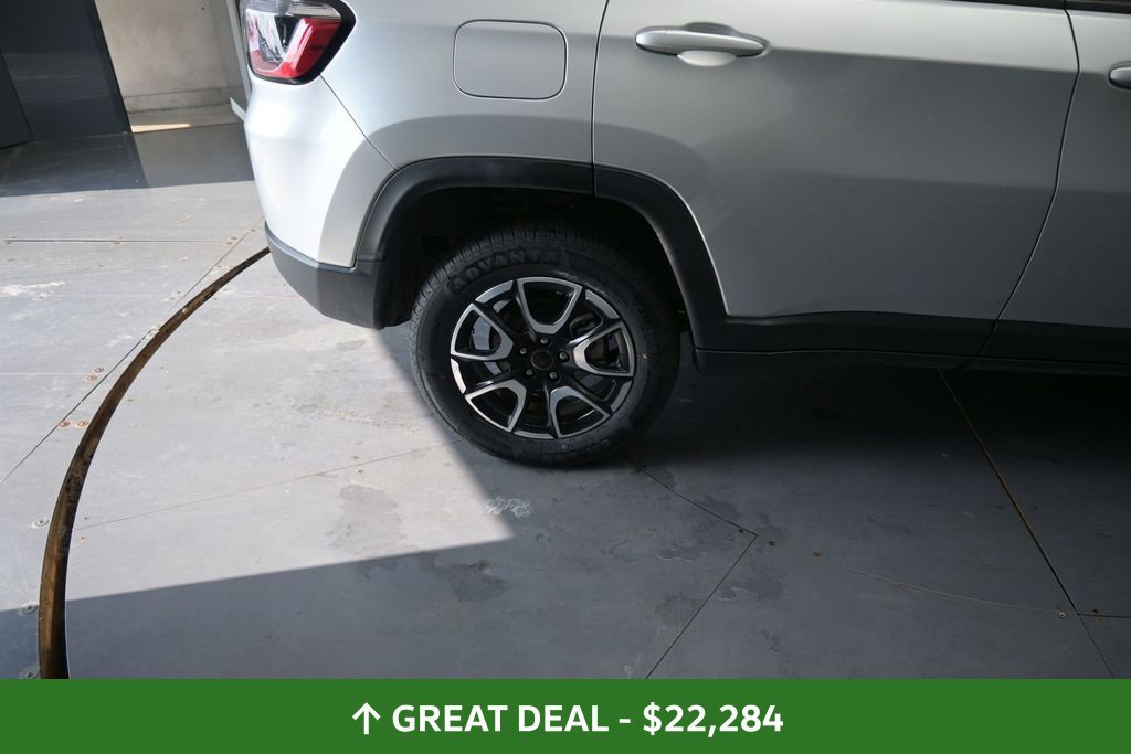 Used 2025 Jeep Compass Trailhawk AWD/4WD image 24