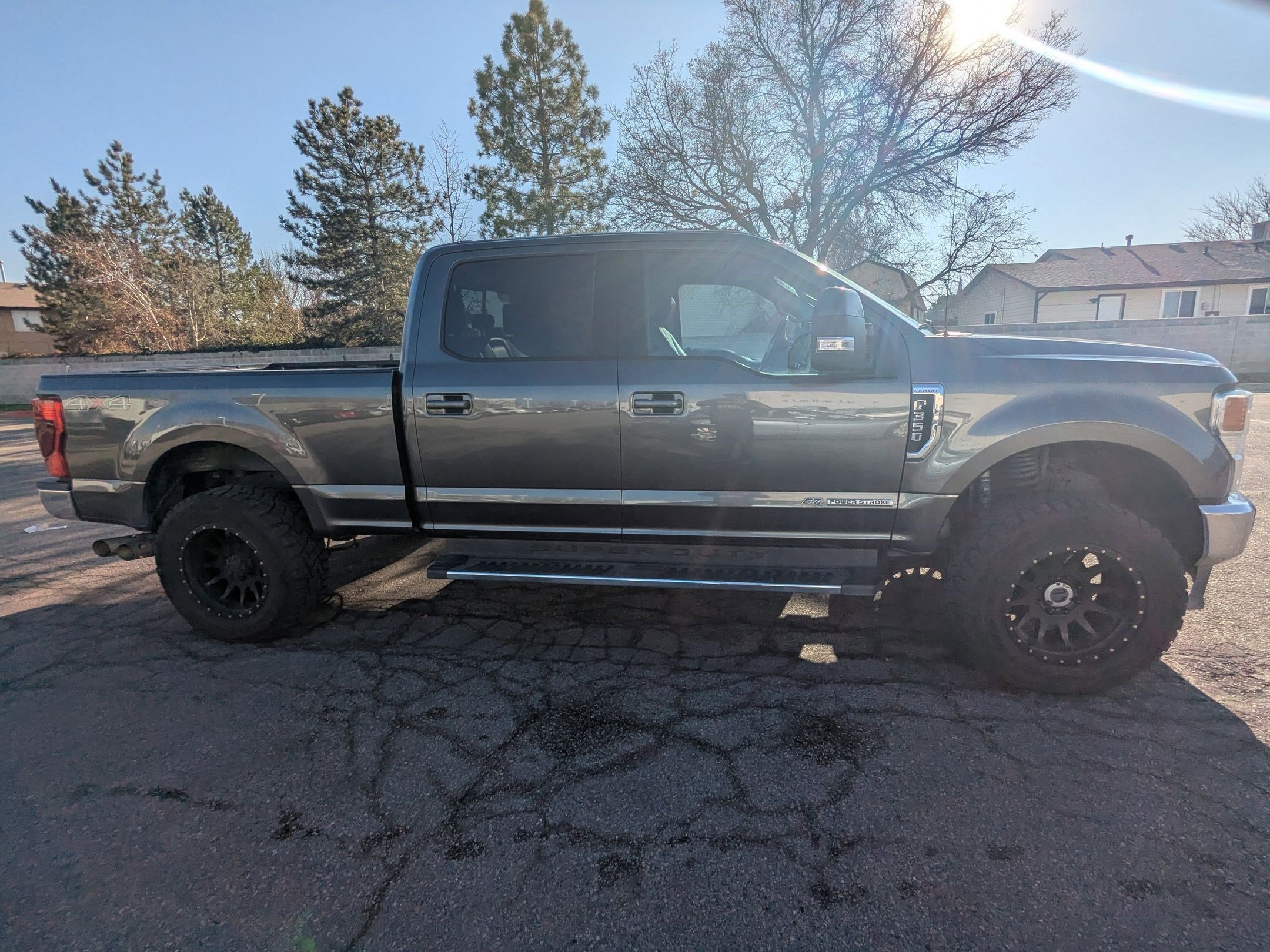 Used 2020 Ford F350 Lariat w/ Camper Package image 3