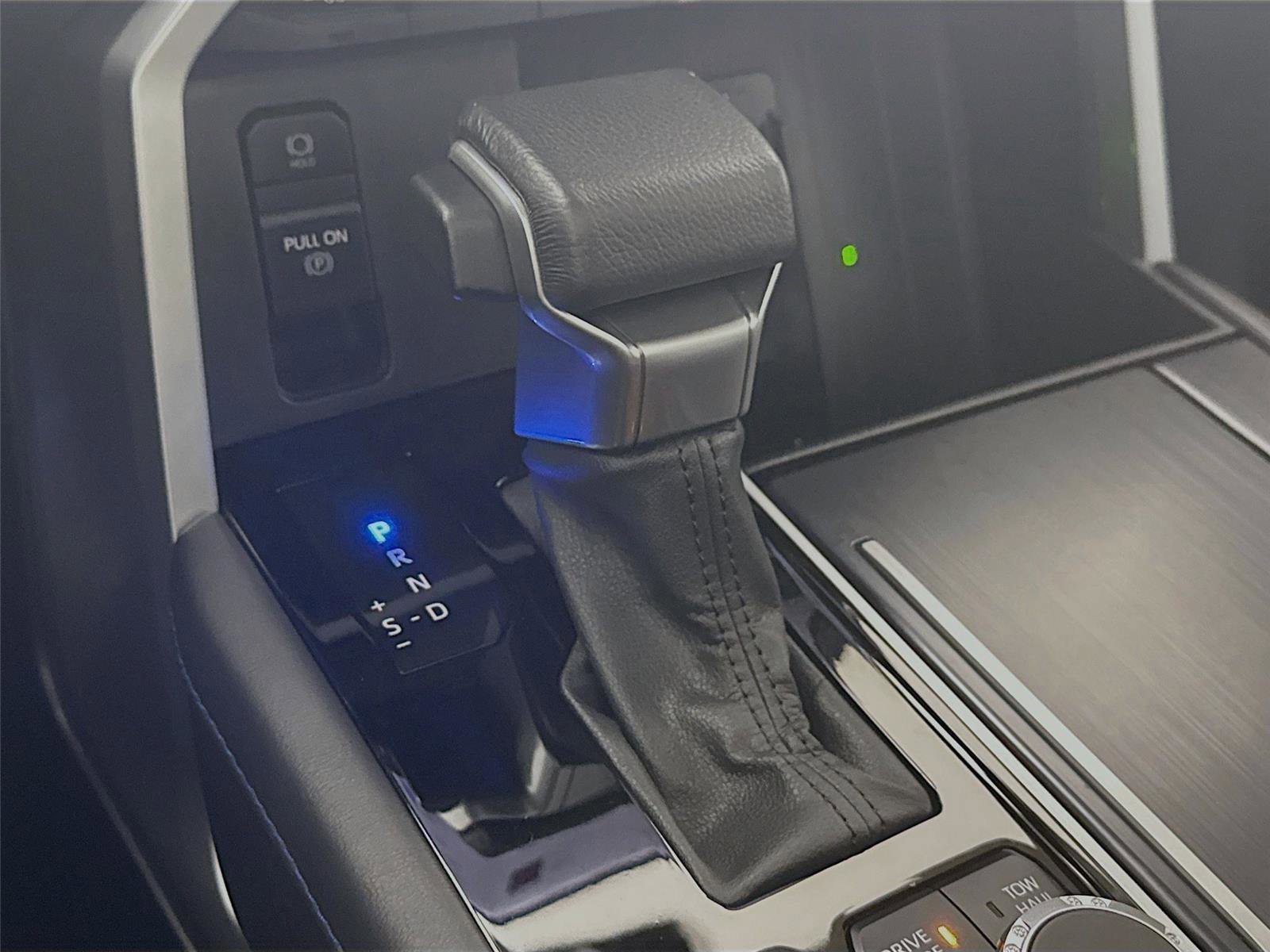 Used 2024 Toyota Tundra Platinum AWD/4WD image 28