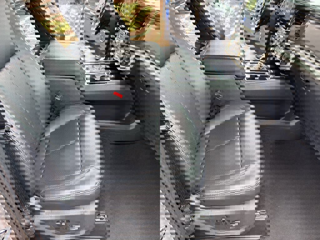 Used 2024 Ford Expedition XLT image 32