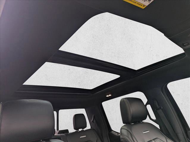 Used 2017 Ford F150 Platinum w/ Equipment Group 701A Luxury image 18