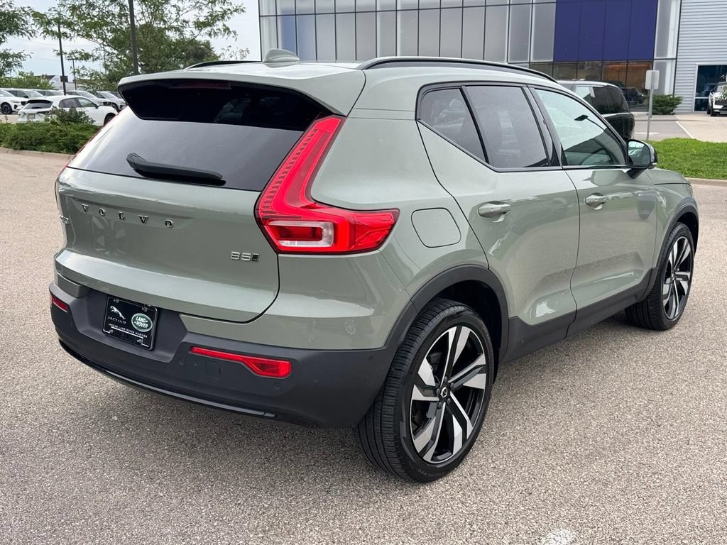 Certified 2023 Volvo XC40 B5 Plus w/ Climate Package AWD/4WD image 4