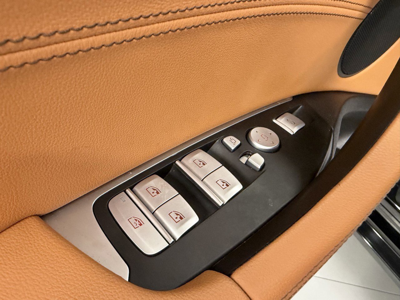 Used 2024 BMW X4 M40i w/ Premium Package image 38