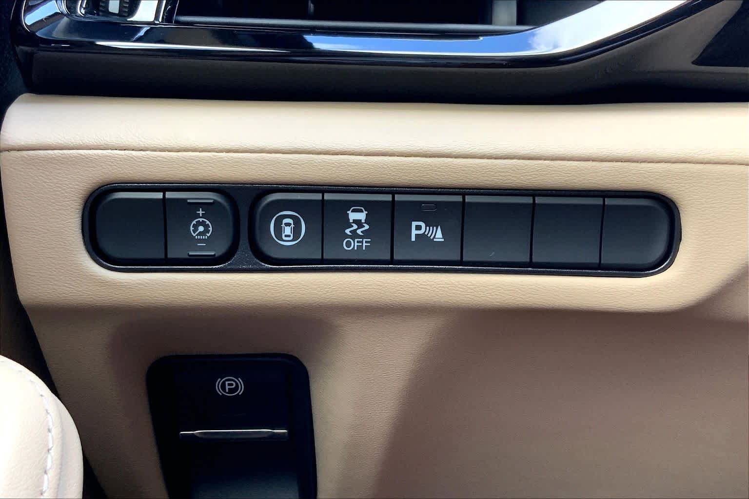 Used 2025 Acura MDX FWD w/ Technology Package image 35
