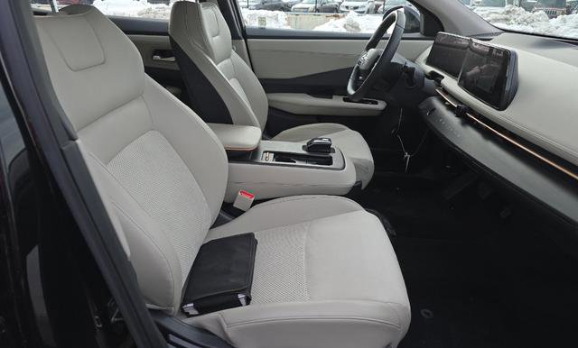 Used 2023 Nissan Ariya AWD image 6