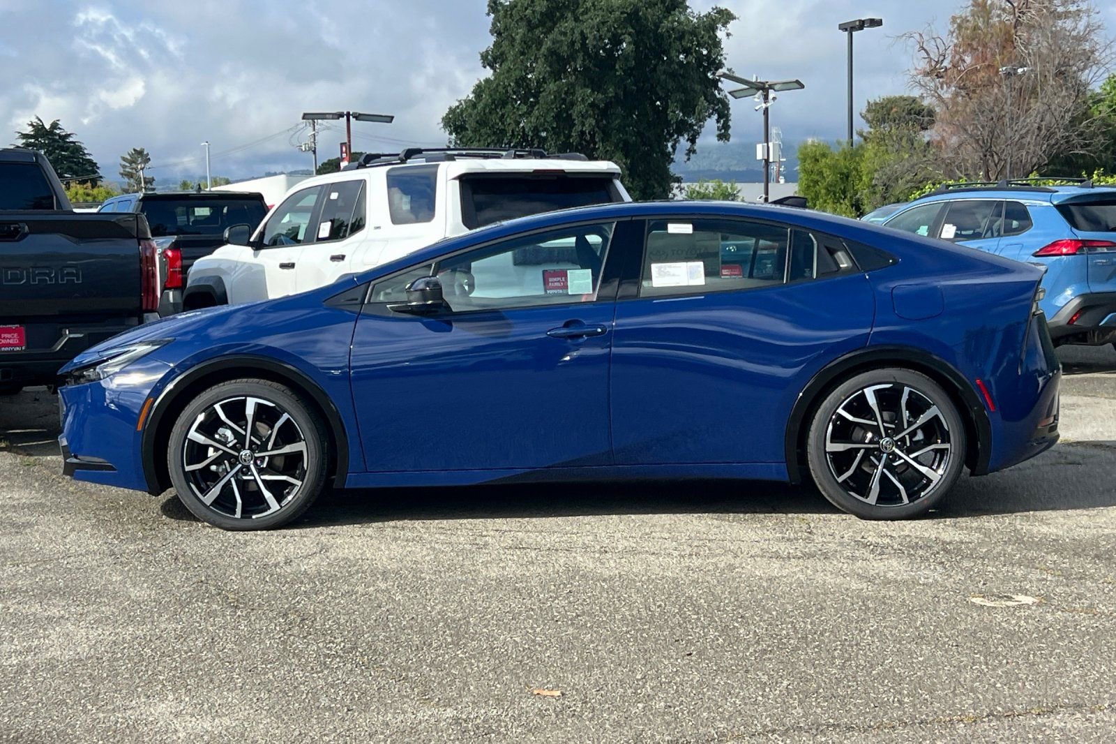 New 2026 Toyota Prius Plug-In Hybrid FWD image 6