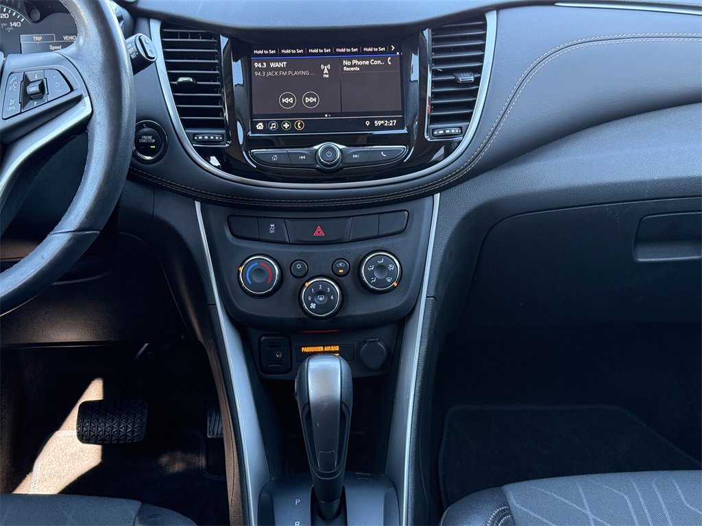 Used 2022 Chevrolet Trax LT w/ LT Convenience Package image 13