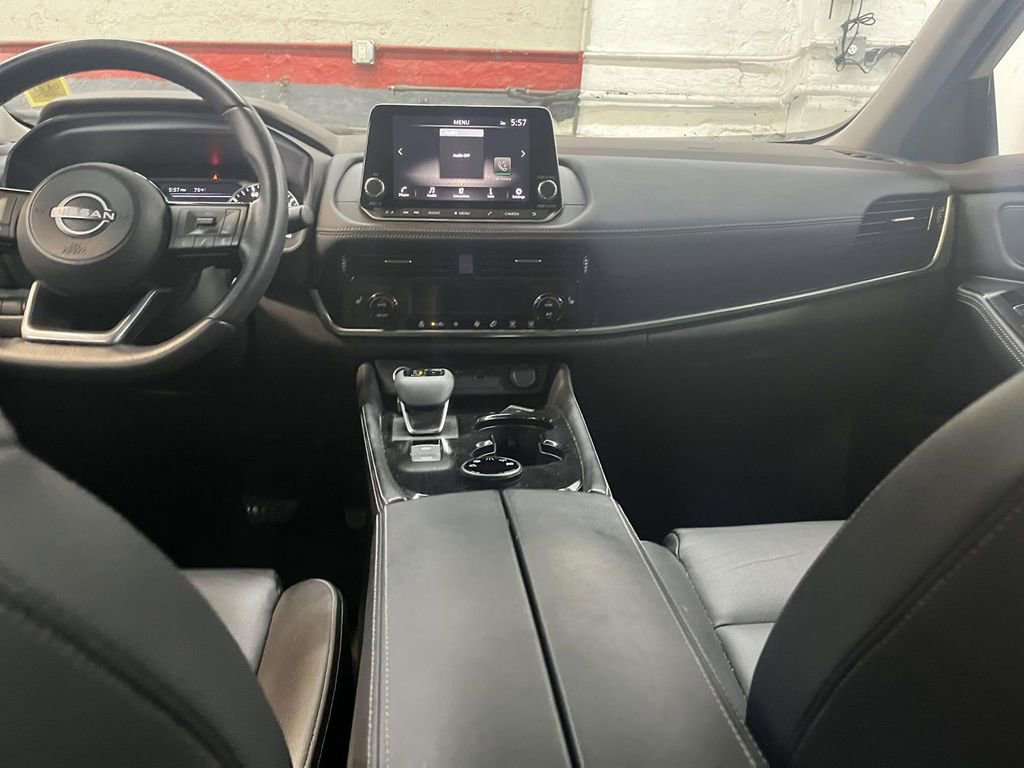Used 2023 Nissan Rogue SL image 14