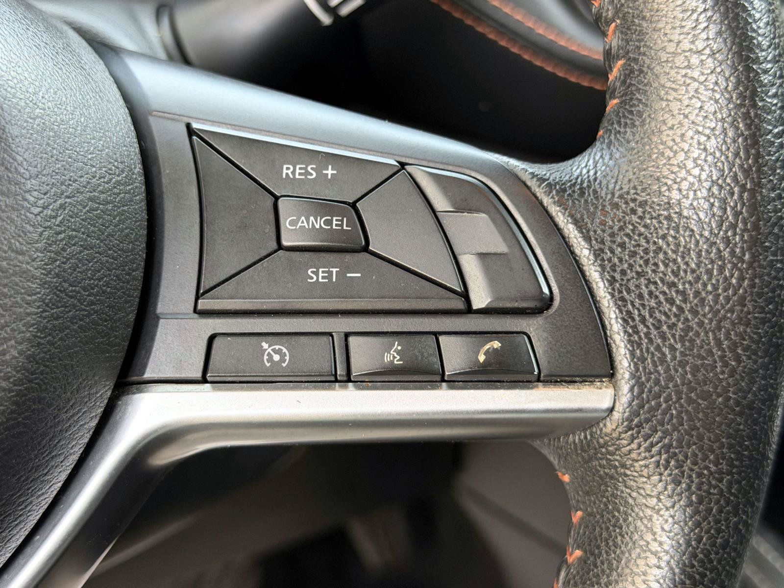 Used 2020 Nissan Kicks SR FWD image 19