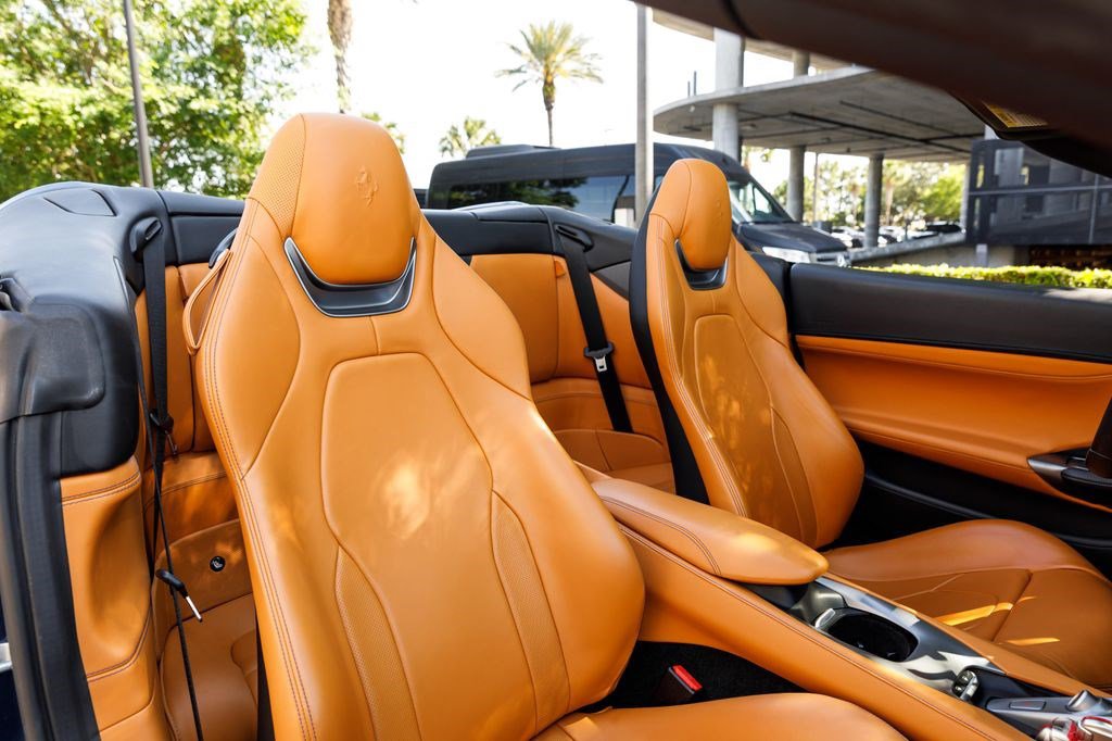 Used 2019 Ferrari Portofino RWD image 13