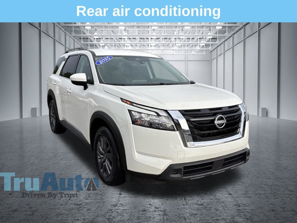Used 2025 Nissan Pathfinder SV
