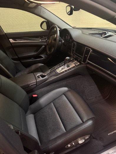 Used 2014 Porsche Panamera S RWD image 11