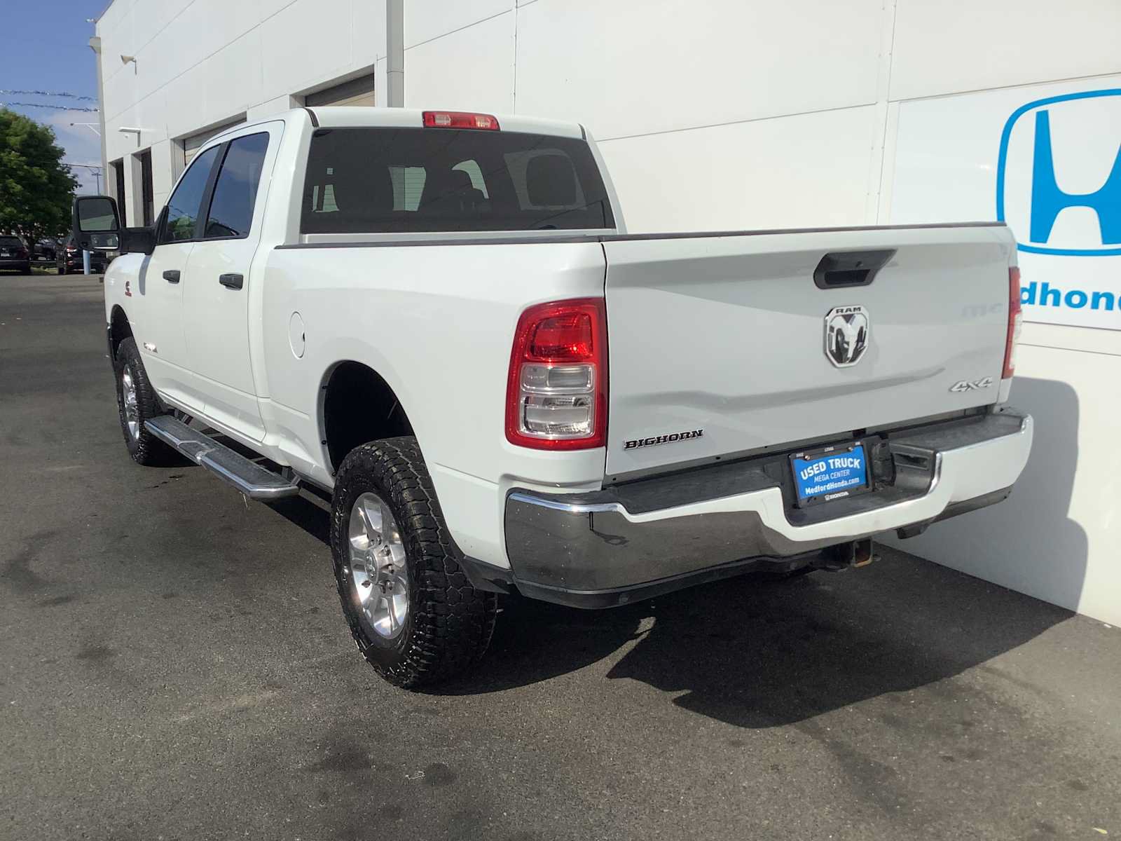 Used 2024 RAM 2500 Big Horn w/ Off Road Package AWD/4WD image 4