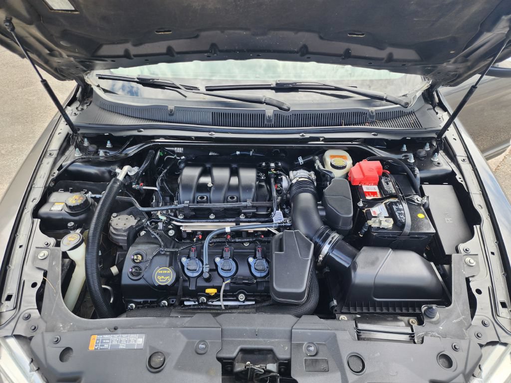 Used 2016 Ford Taurus Limited FWD image 14
