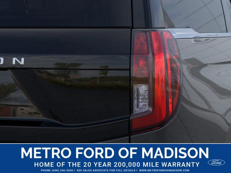 New 2025 Ford Expedition Active image 22