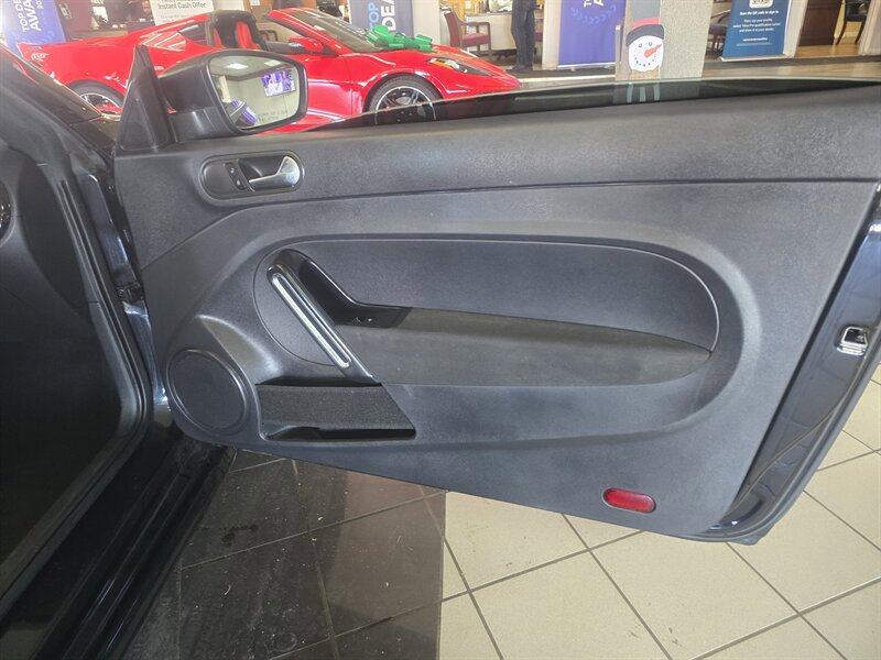 Used 2018 Volkswagen Beetle 2.0T Coast image 11