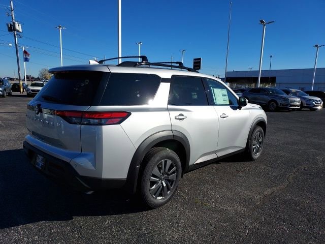 New 2025 Nissan Pathfinder SV image 3
