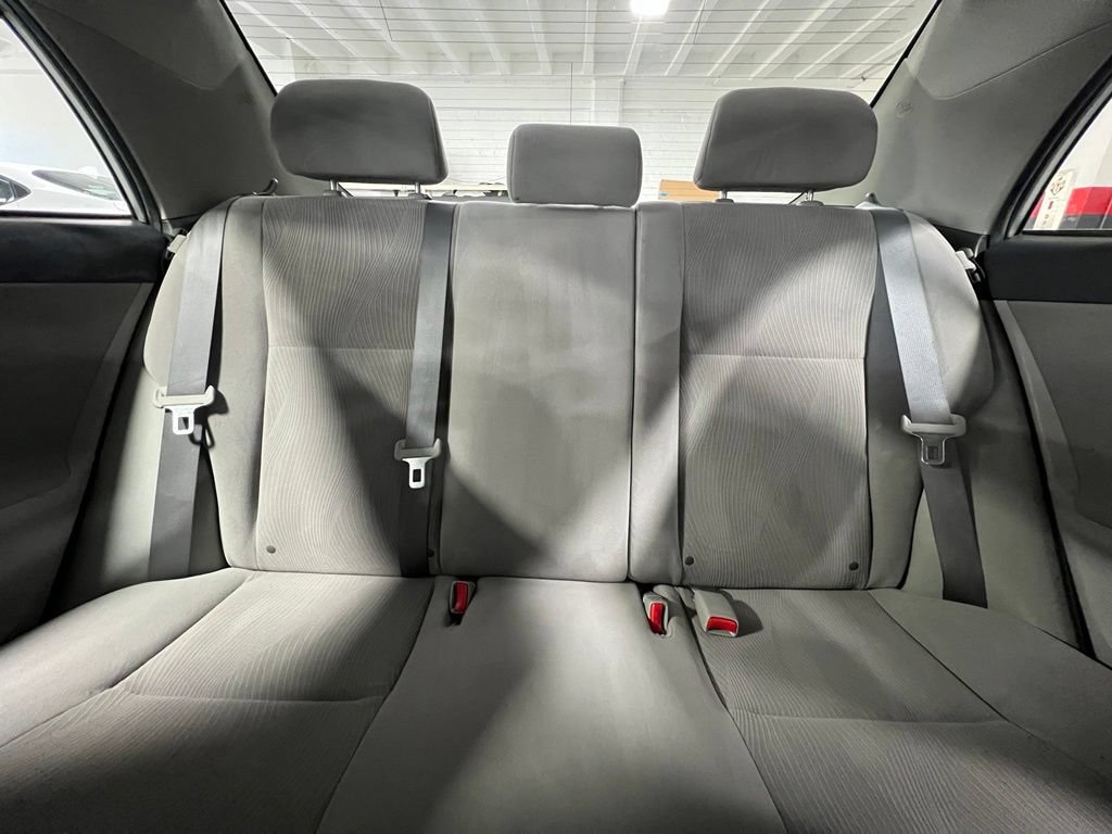 Used 2013 Toyota Corolla LE FWD image 14