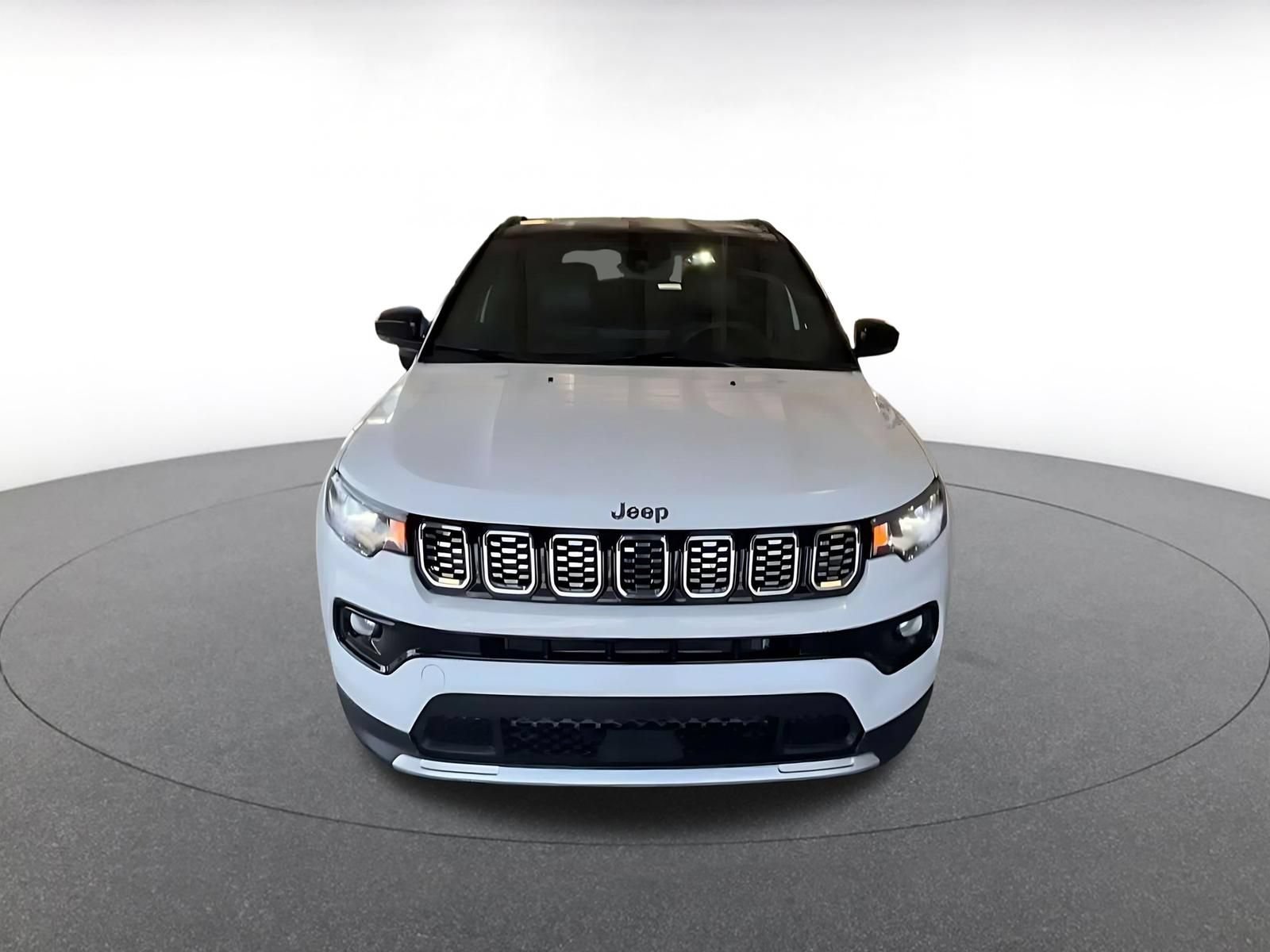 Used 2025 Jeep Compass Limited AWD/4WD image 5