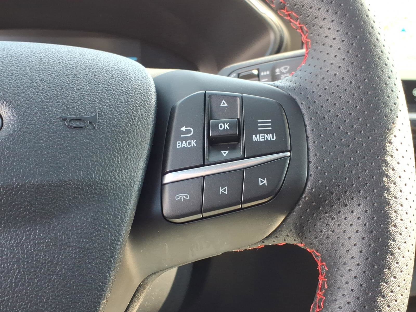 Used 2024 Ford Escape ST-Line w/ Tech Pack #1 AWD/4WD image 26