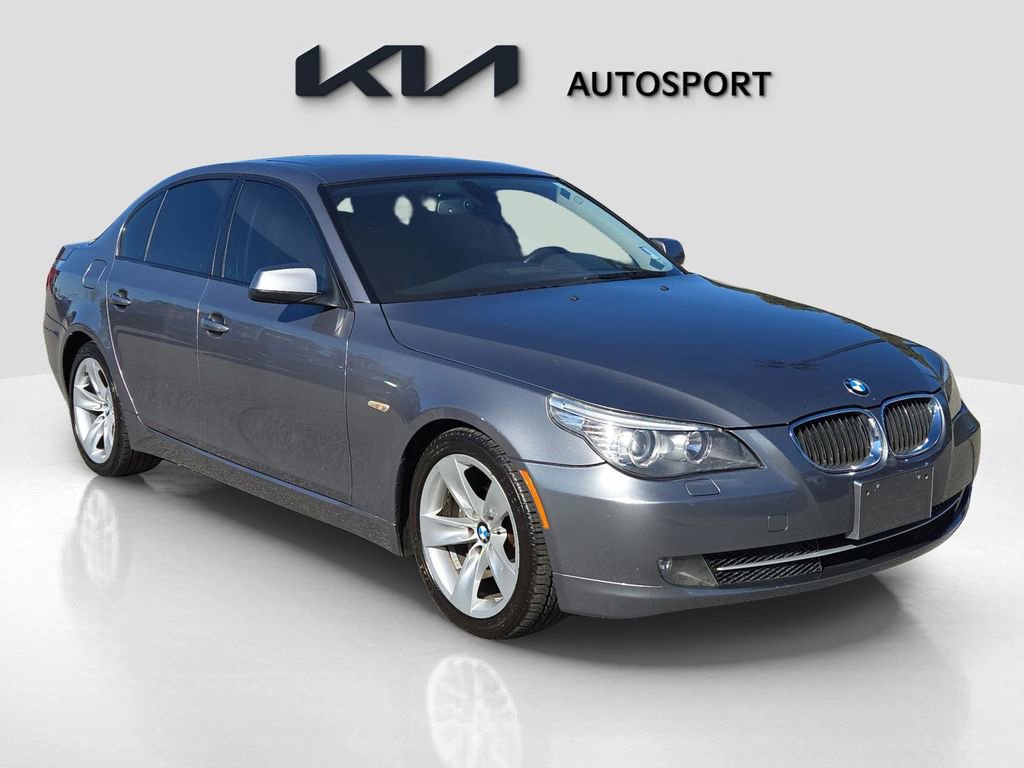 Used 2010 BMW 528i 528i image 3