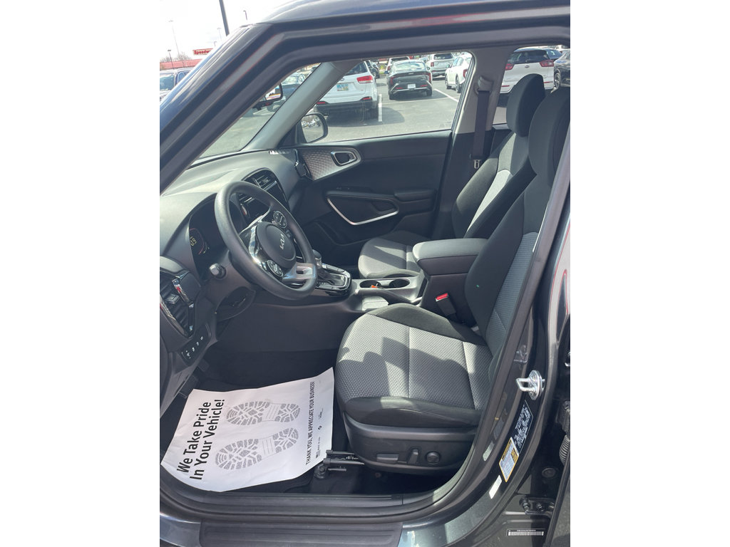 Used 2024 Kia Soul S FWD image 11