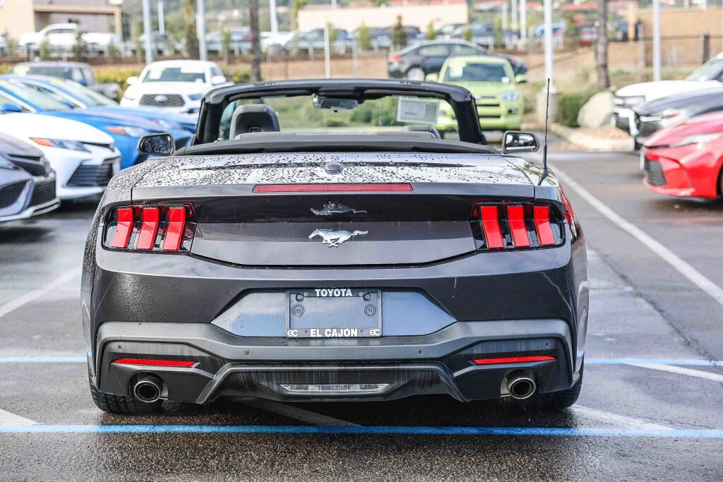 Used 2024 Ford Mustang Convertible image 22
