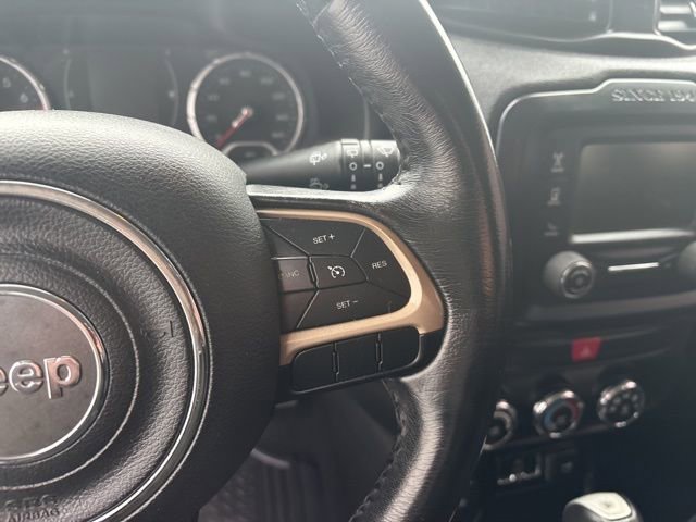 Used 2017 Jeep Renegade Latitude image 16