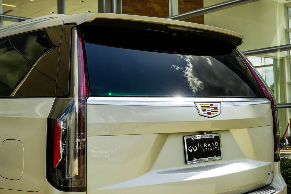 Used 2022 Cadillac Escalade Premium Luxury image 13