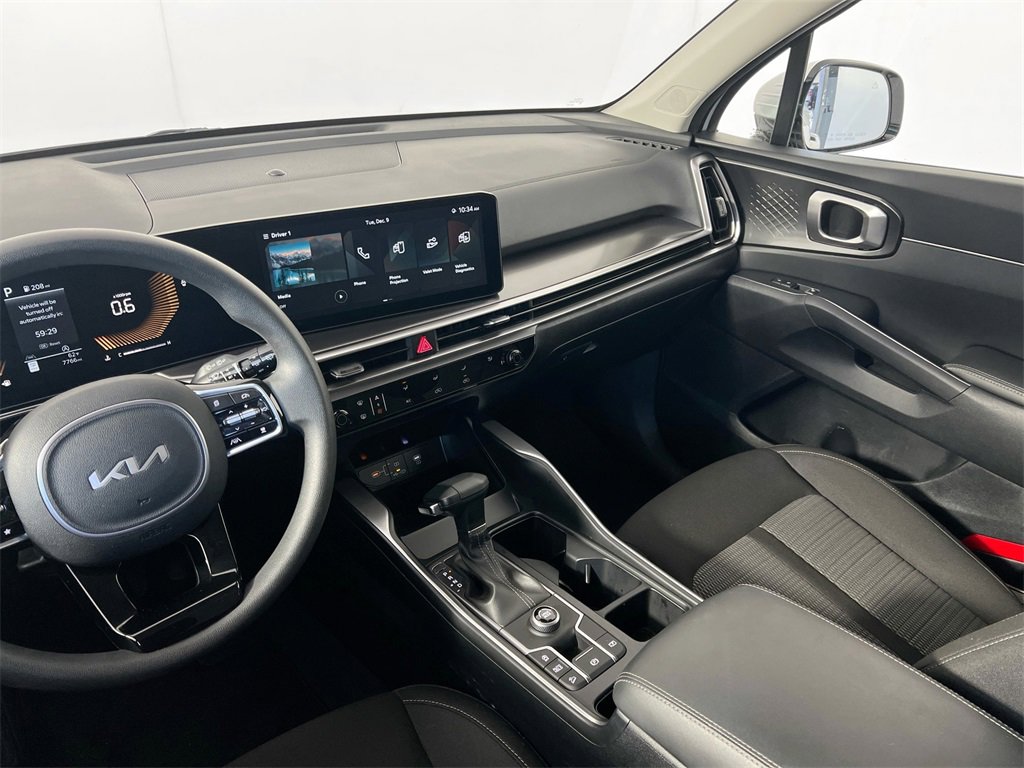 Certified 2024 Kia Sorento LX image 22