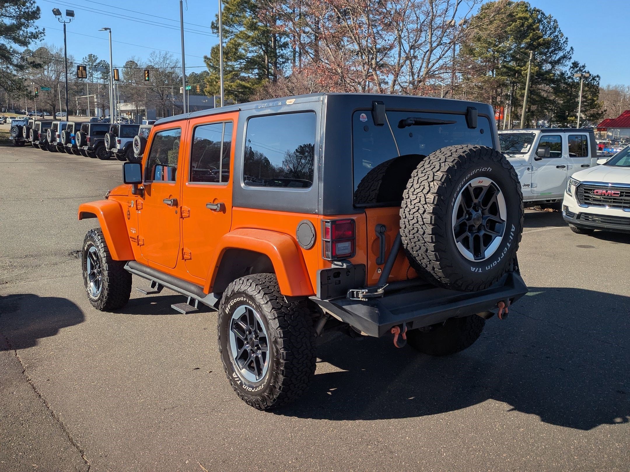 Used 2013 Jeep Wrangler Unlimited Sahara w/ Dual Top Group image 7