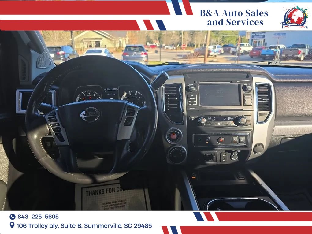 Used 2018 Nissan Titan PRO-4X w/ Pro-4x Convenience Package AWD/4WD image 11
