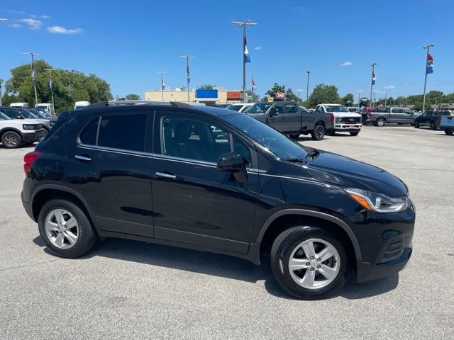 Used 2020 Chevrolet Trax LT w/ Driver Confidence Package AWD/4WD image 2